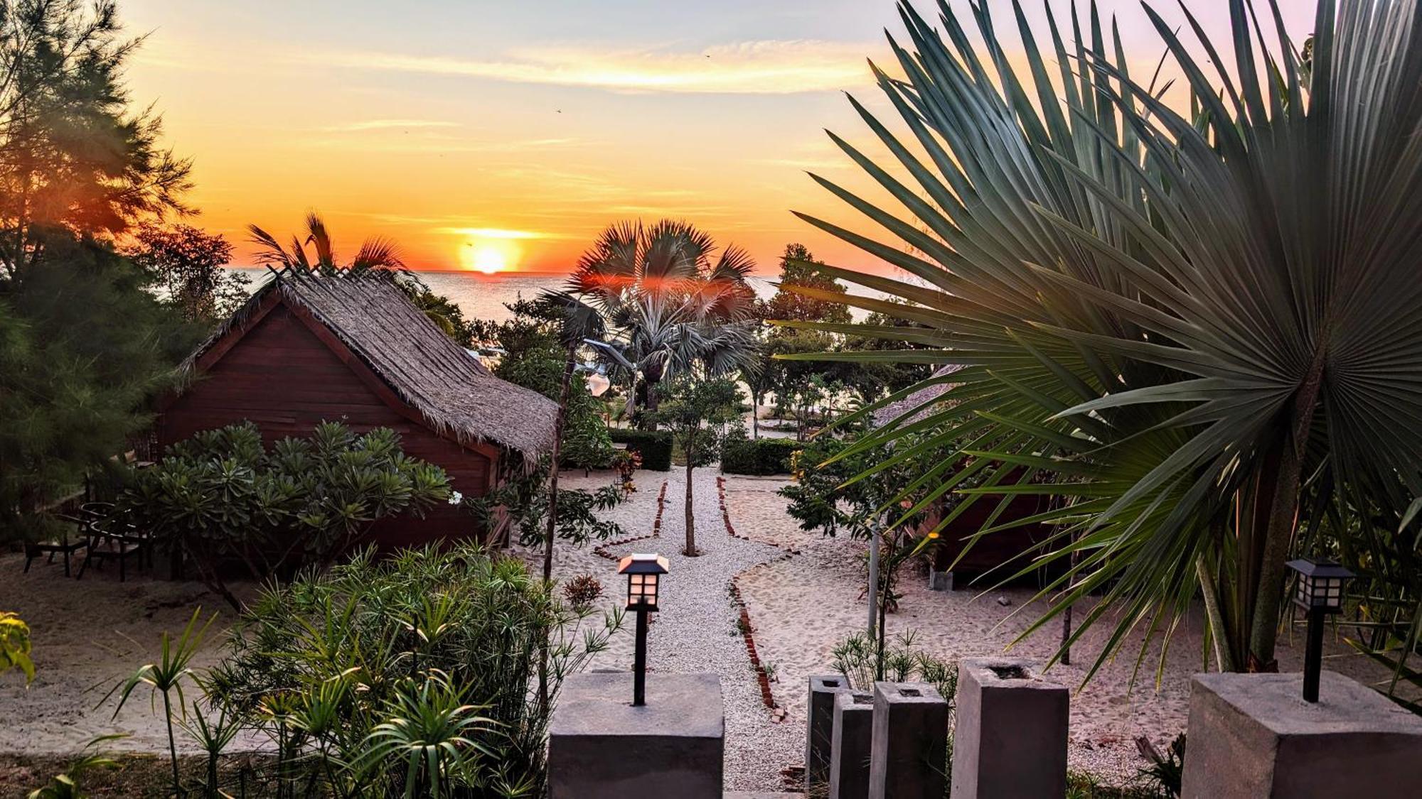 Ampazony Oasis Lodge Махадзанга Экстерьер фото
