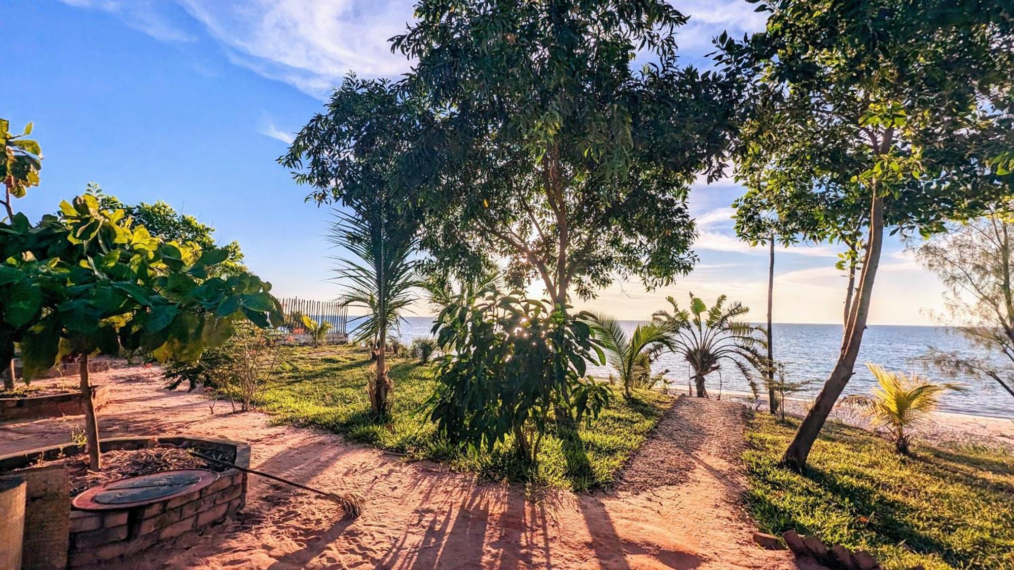 Ampazony Oasis Lodge Махадзанга Экстерьер фото