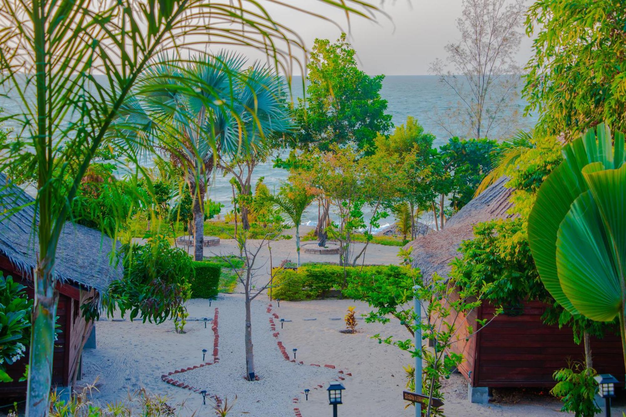 Ampazony Oasis Lodge Махадзанга Экстерьер фото