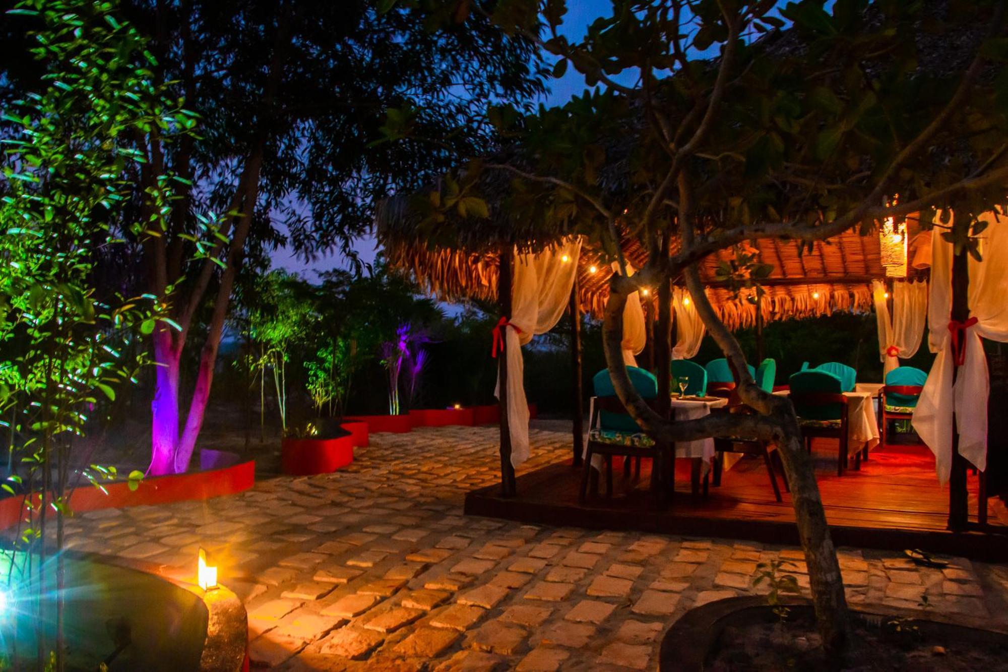 Ampazony Oasis Lodge Махадзанга Экстерьер фото