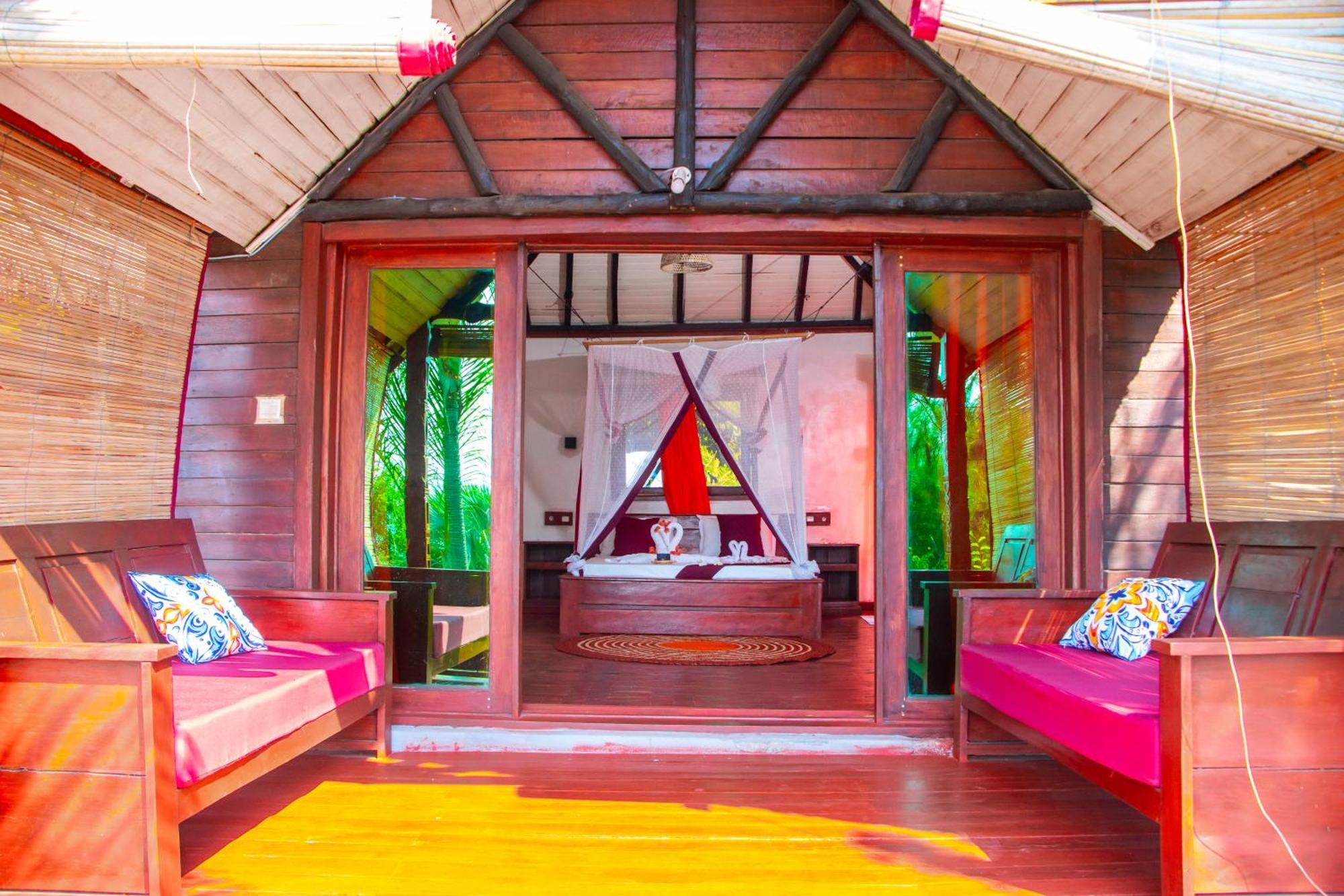 Ampazony Oasis Lodge Махадзанга Экстерьер фото